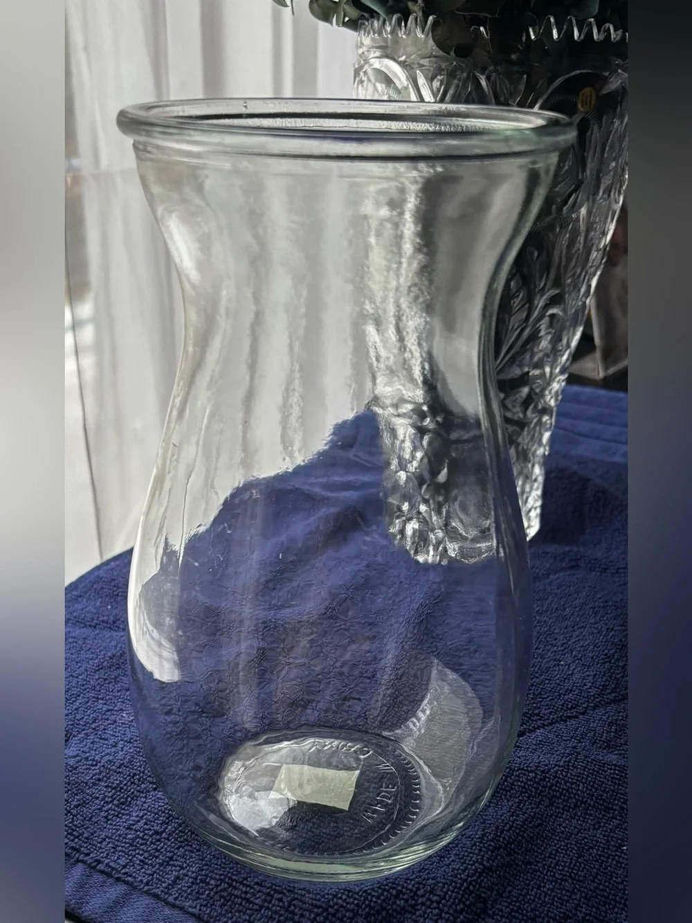 ✨ Napco Imports Clear Glass Rose Vase - Hourglass Shape 9” ✨